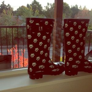 paw print rain boots